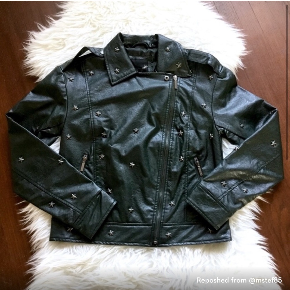 ✨COLLECTION B✨Star Studded Moto Jacket - Picture 2 of 3
